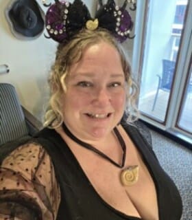 Profile picture of Julia