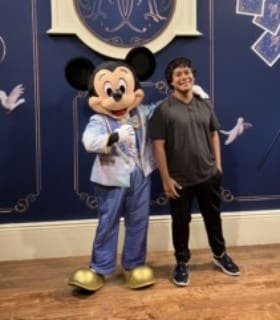 Profile picture of Aaron Flores