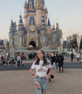 Profile picture of Raemarie