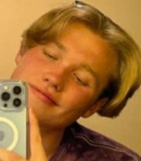 Profile picture of Ashton